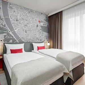 **** Hotel Intercityhotel Ungarn