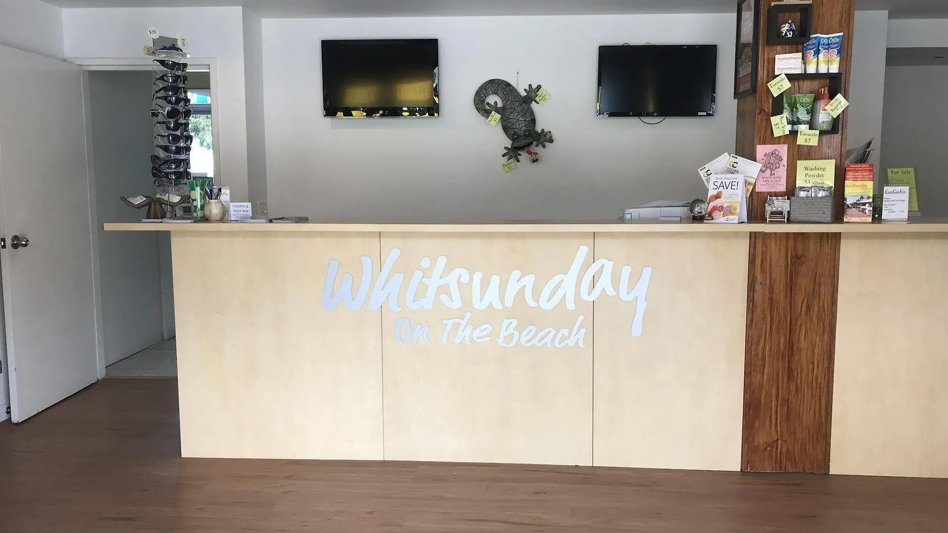 *** Motel Whitsunday On The Beach Airlie Beach Australia