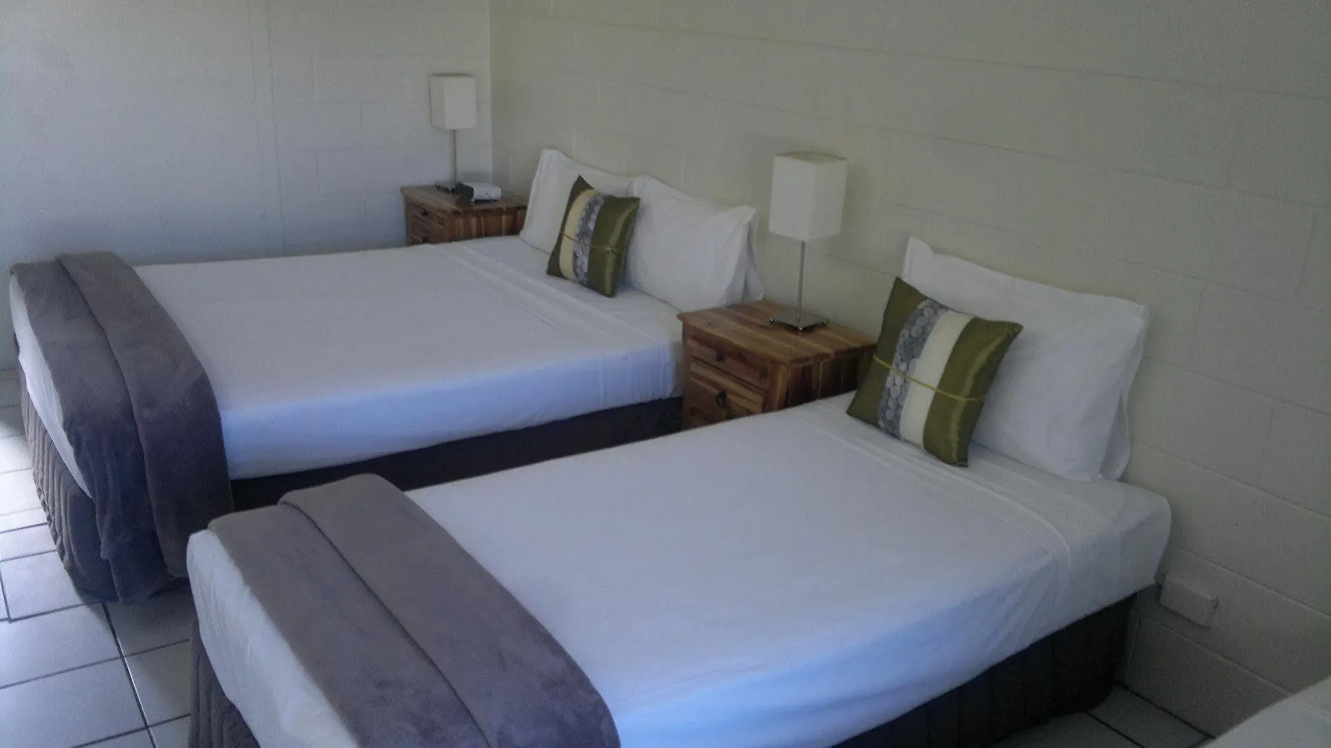 Motel Whitsunday On The Beach Airlie Beach